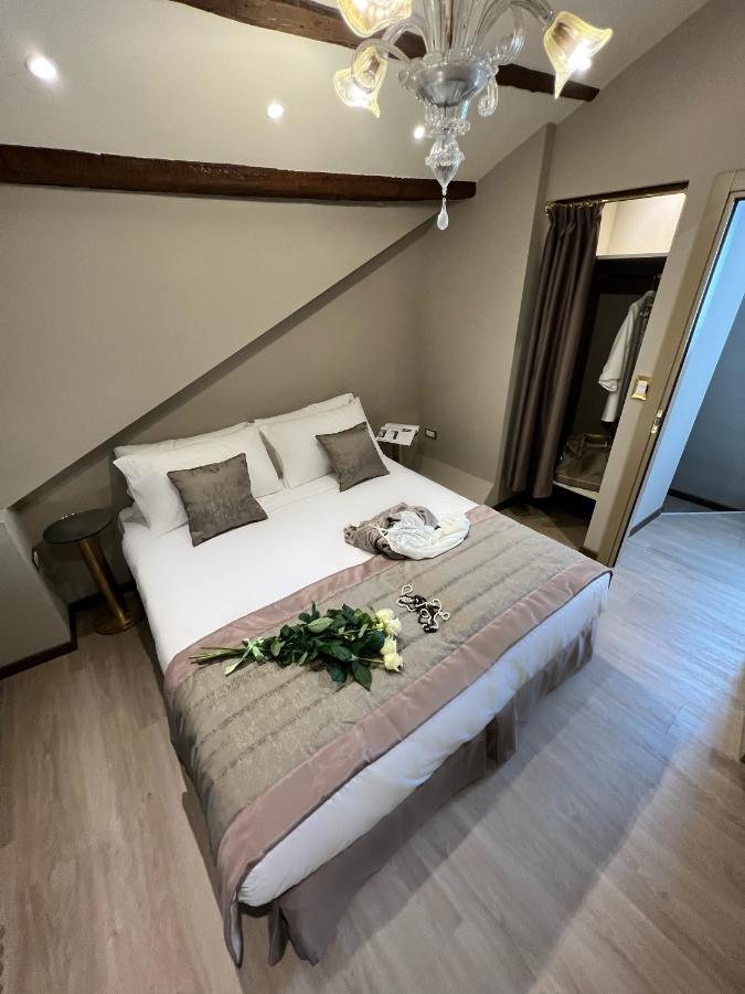 Double Room with Private External Bathroom,1257154120:JPEG